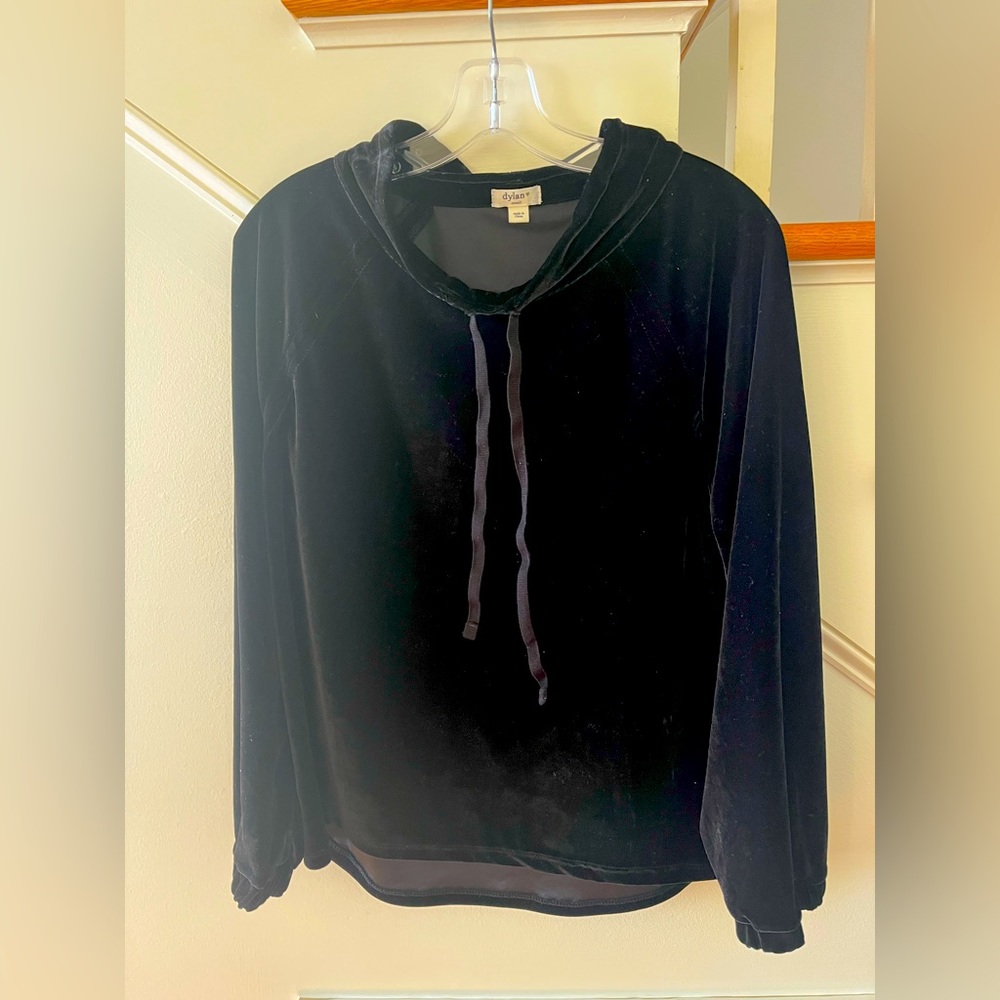 Dylan velvet top. Cute and casual